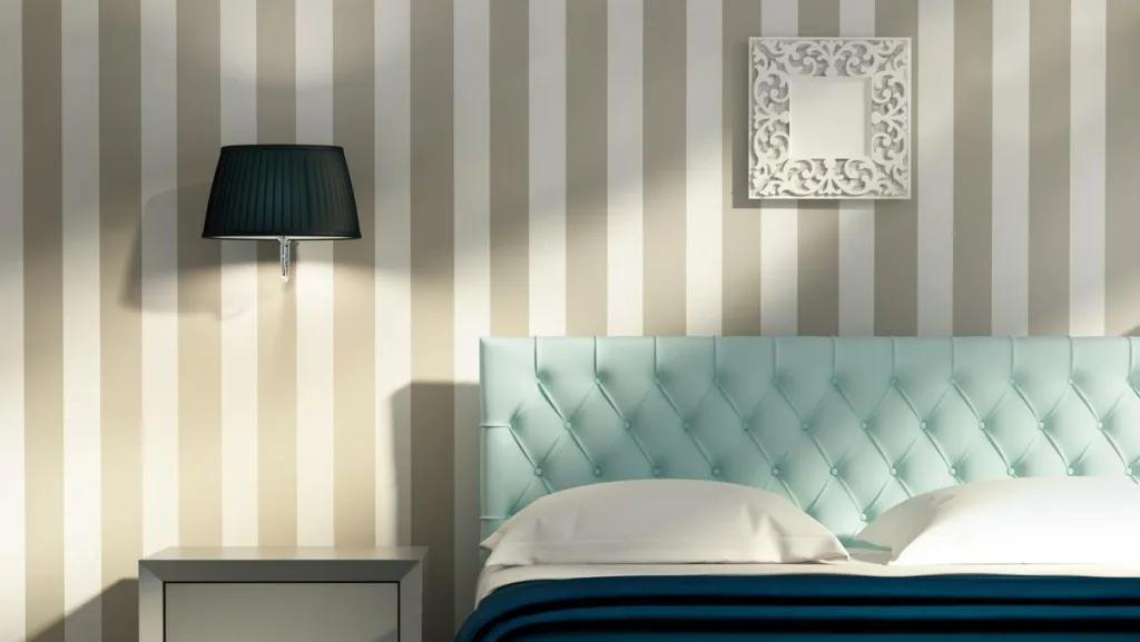 Dinding dengan Wallpaper Motif